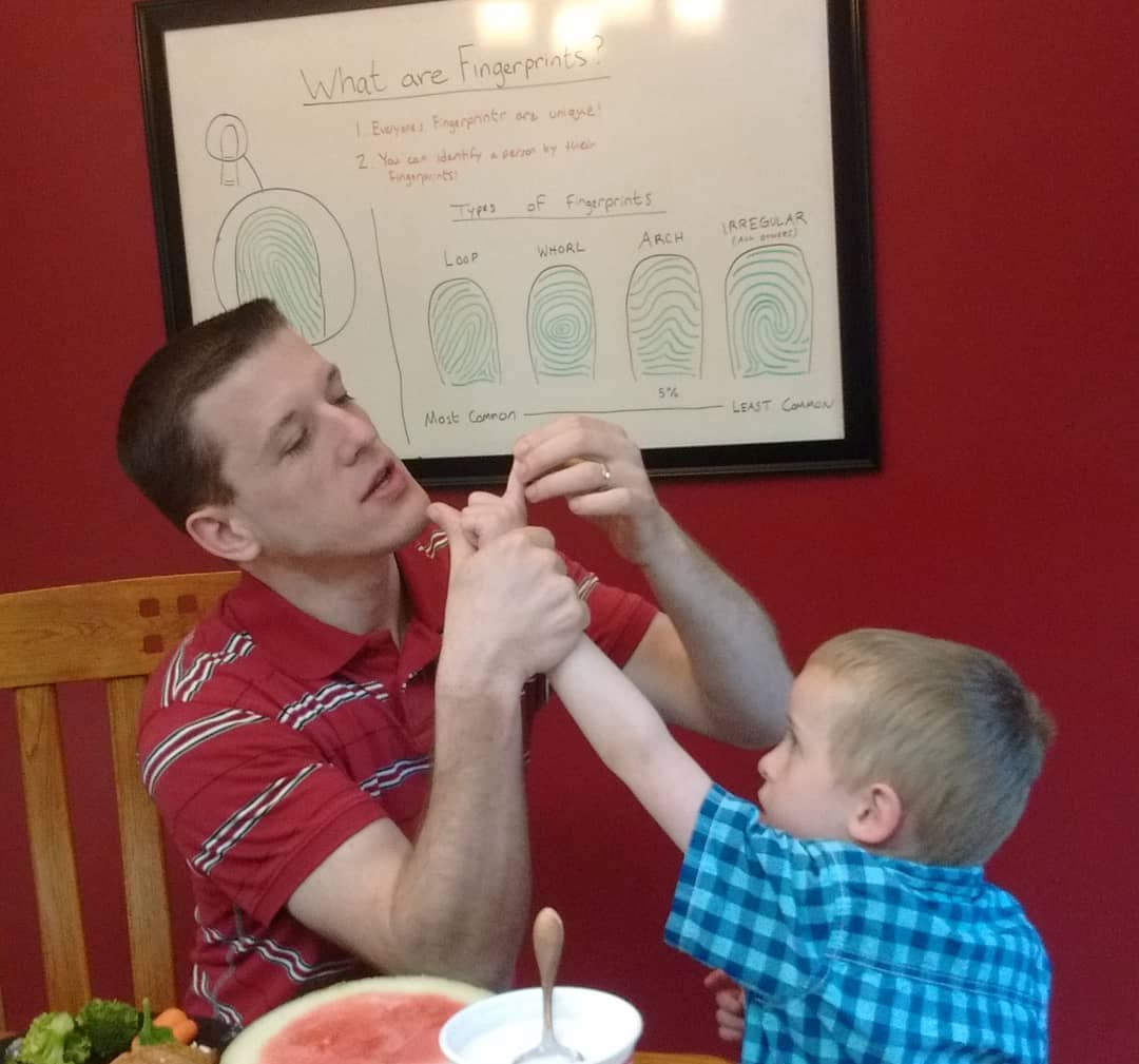 A lunch lesson in progress, on fingerprints